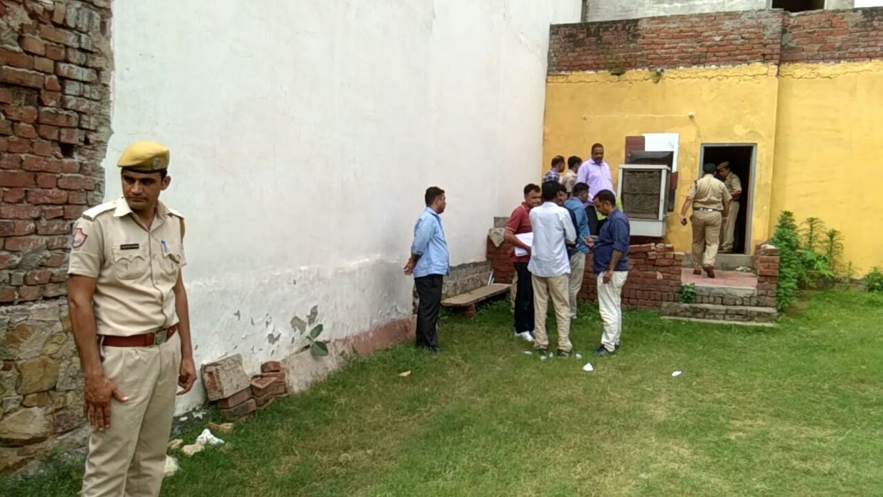 The brutal murder of the young man in Vaishali, piercing the throat and chest, the head boil