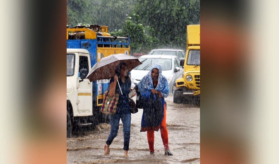 pics of delhi ncr monsoon
