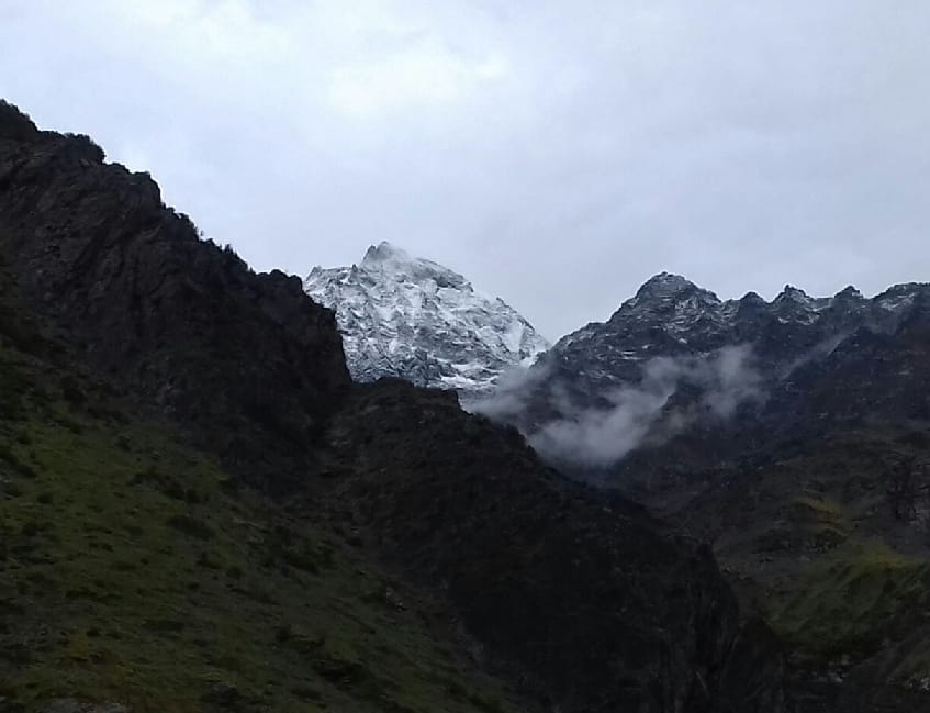 photos of snowfall in all over uttarakhand 
