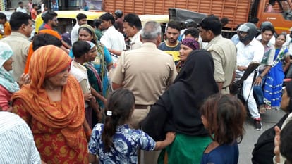 highway jam for water in agra