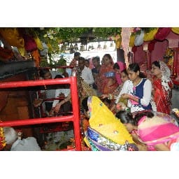 कलश स्थापना के साथ नवरात्र की हुई शुरूआत