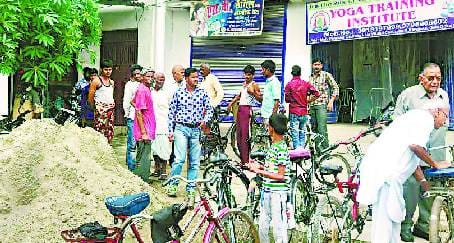 बैखौफ इतना कि 50 मीटर दूर चौकी की भी नहीं की परवाह