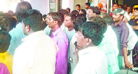 युवती पर कांच के टुकड़े से हमला, लहूलुहान किया