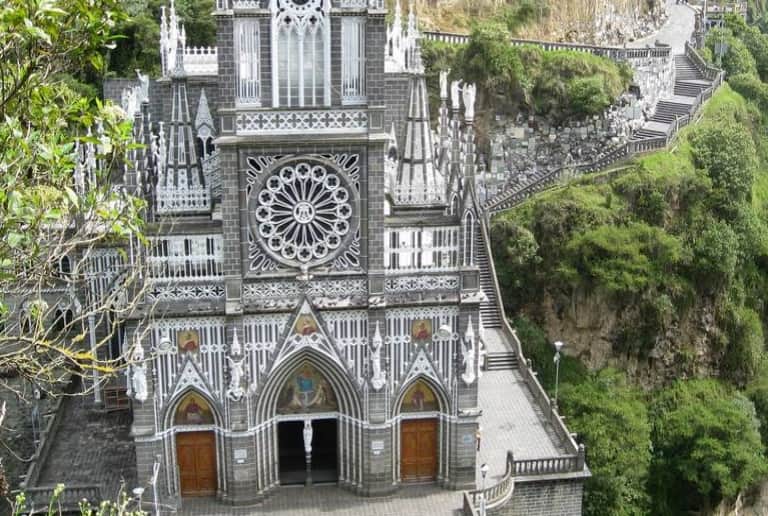 See Photos of the largest and Beautiful churches around the world