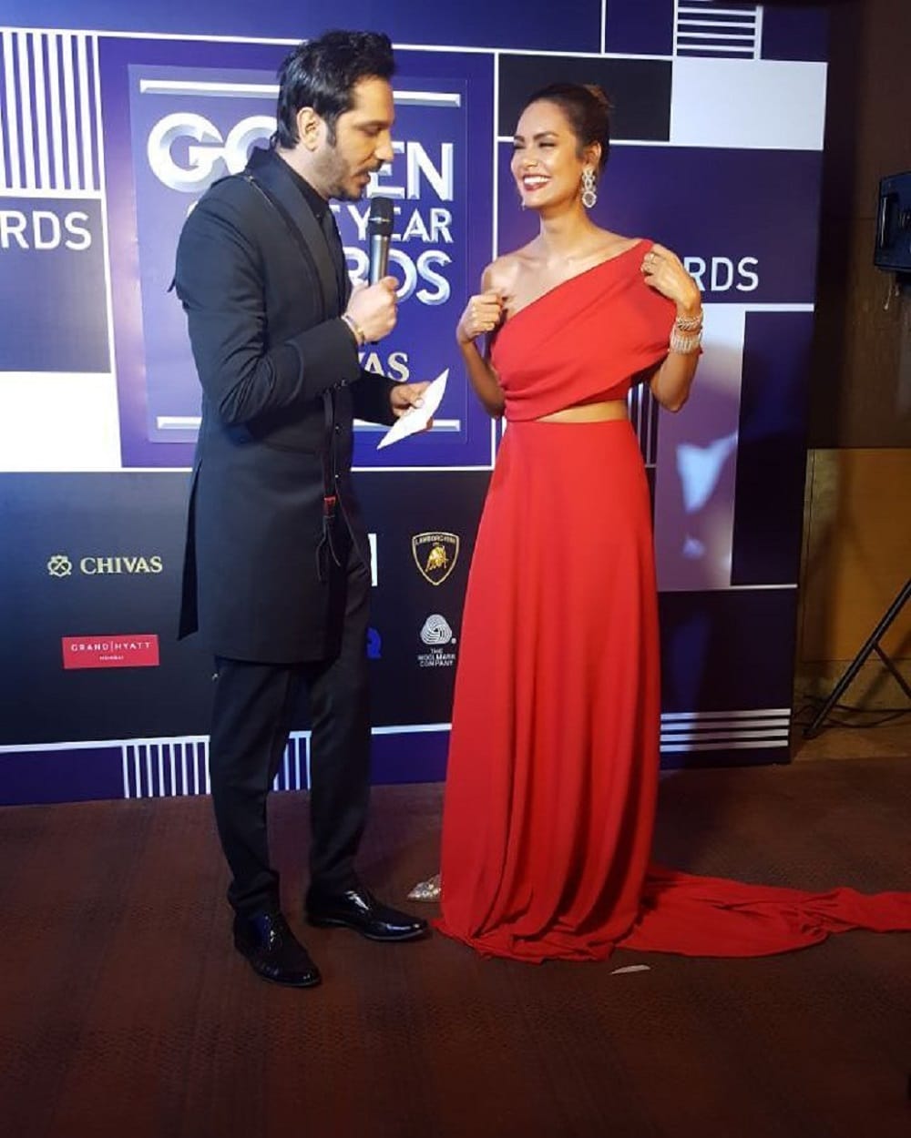 GQ Men Of The Year Awards 2017 Ex couple Ranveer Singh and Anushka Sharma bonding hug each other