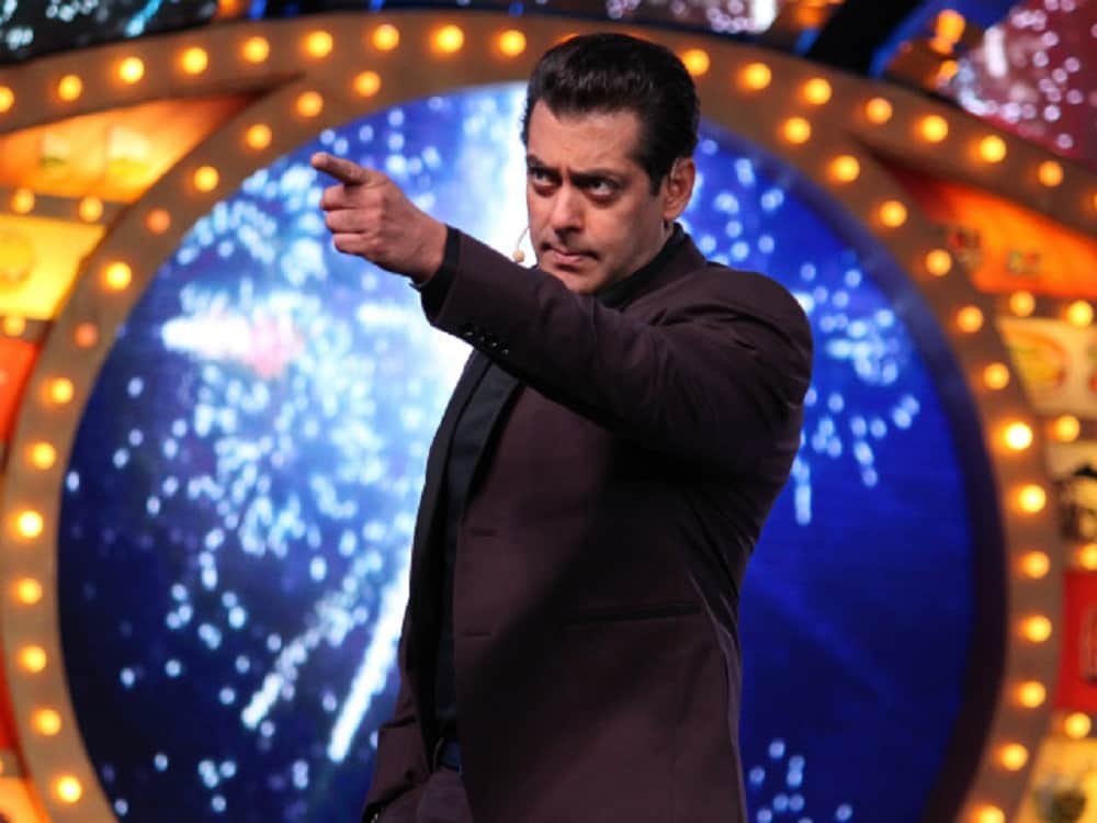 photo leaked from the set of bigg boss 11 getting viral over social media  