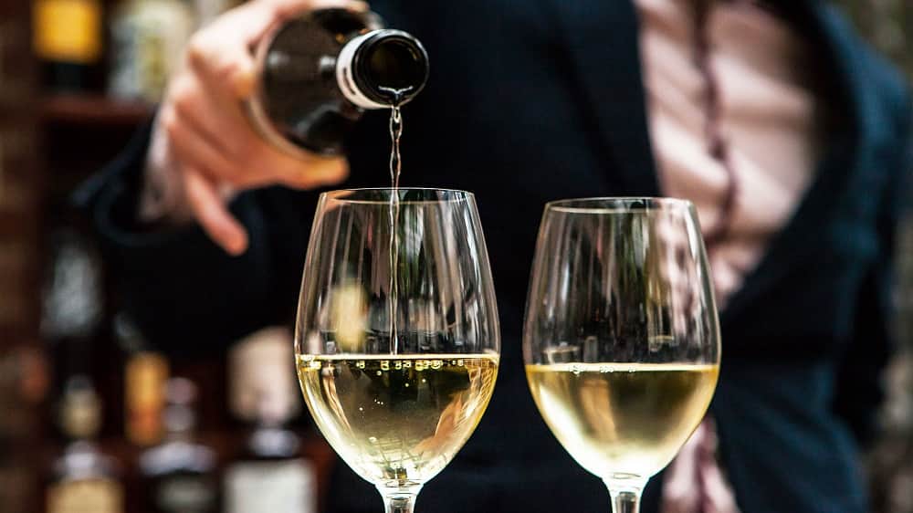 No Hologram on Wine Bottle, QR Code for Identification of Legal Liquor, Alcohol
