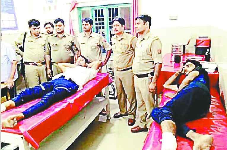 Arrested Two Badmash Arrested