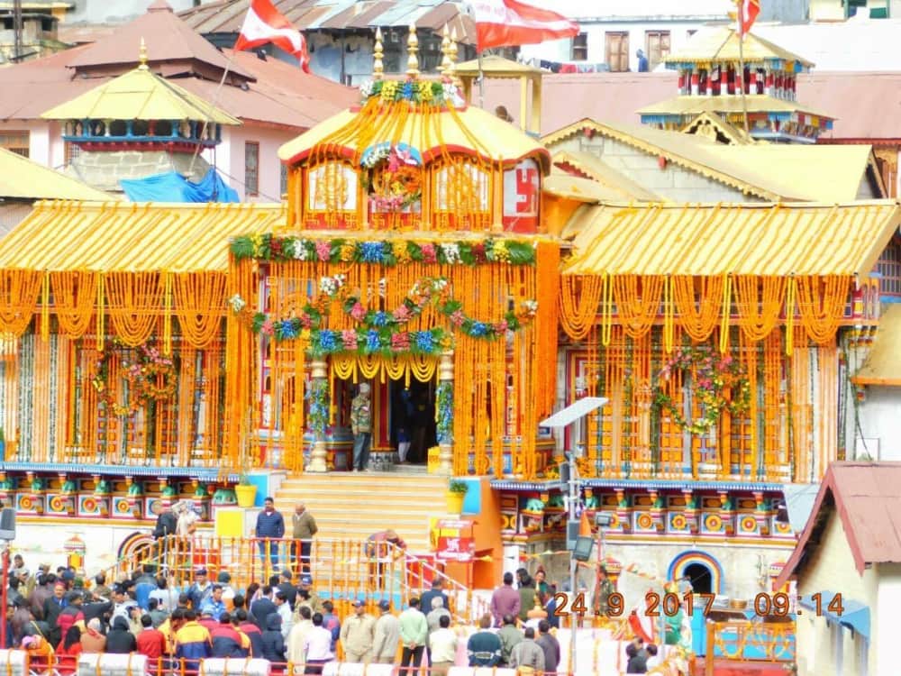 Anil Ambani worship in badrinath dham with wife