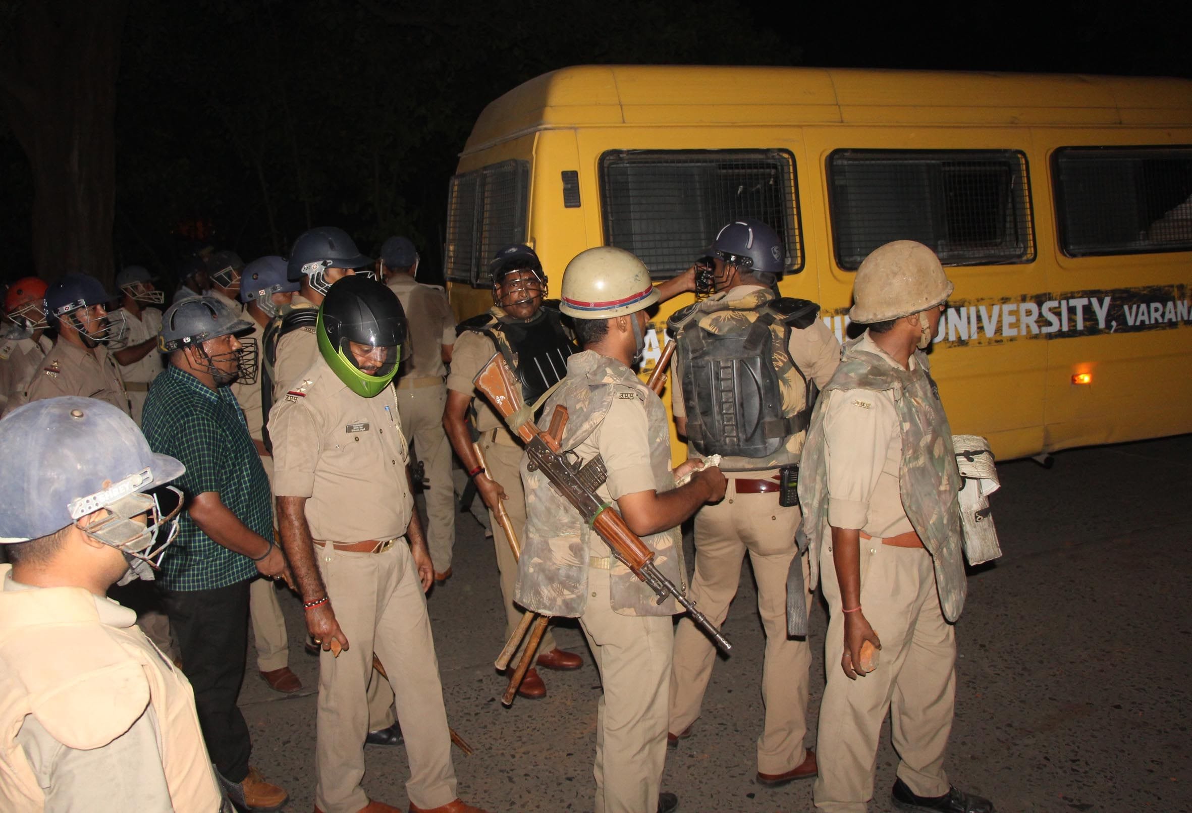 BHU student movement police lathi charge late night