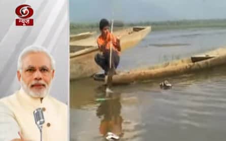  18-year-old Bilal dar for living clean dal lake and put garbage 
