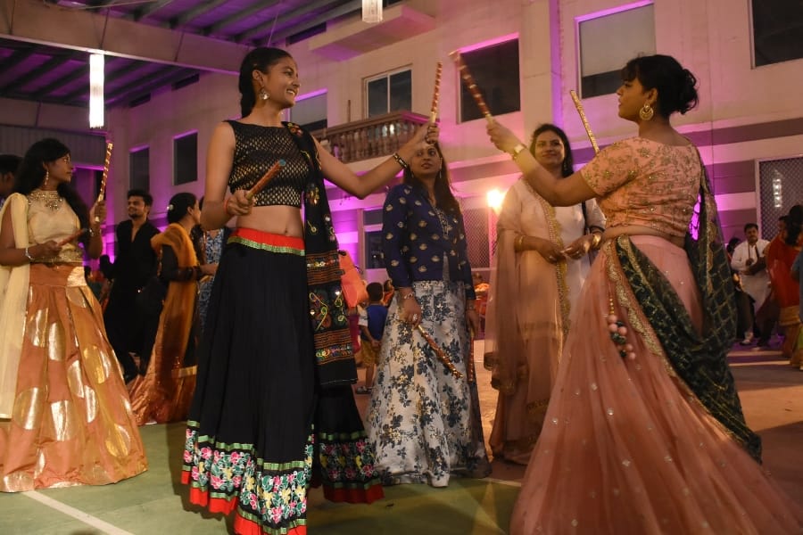 Shardiya Navratri 2022: 4 special benefits of Garba And Dandiya Dance