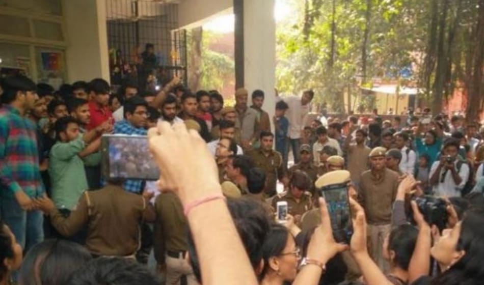 Students clash with teacher in sub inspector exam at Faridabad