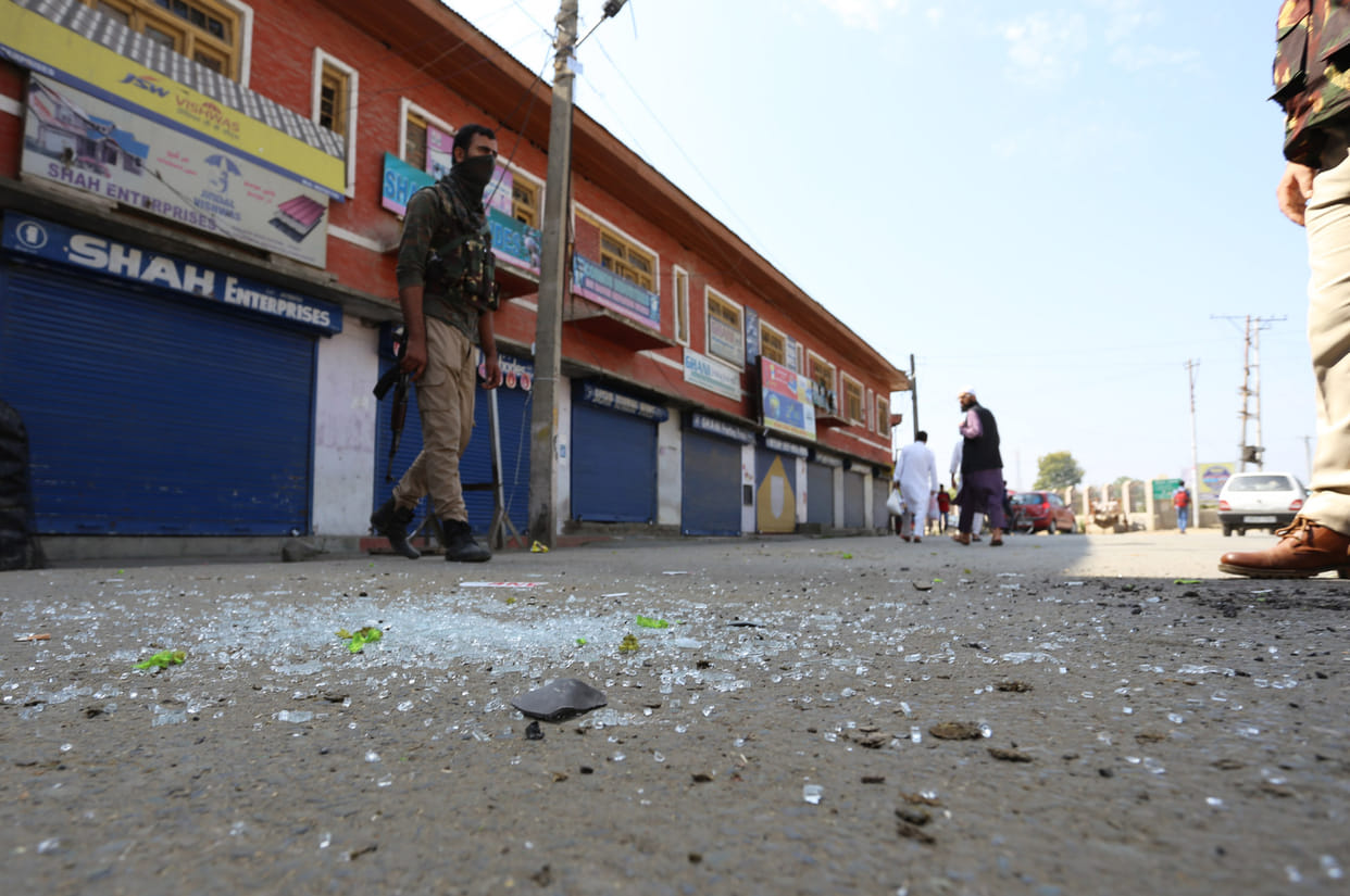 Terrorists lobbed a grenade at Pulwama police station Jammu Kashmir