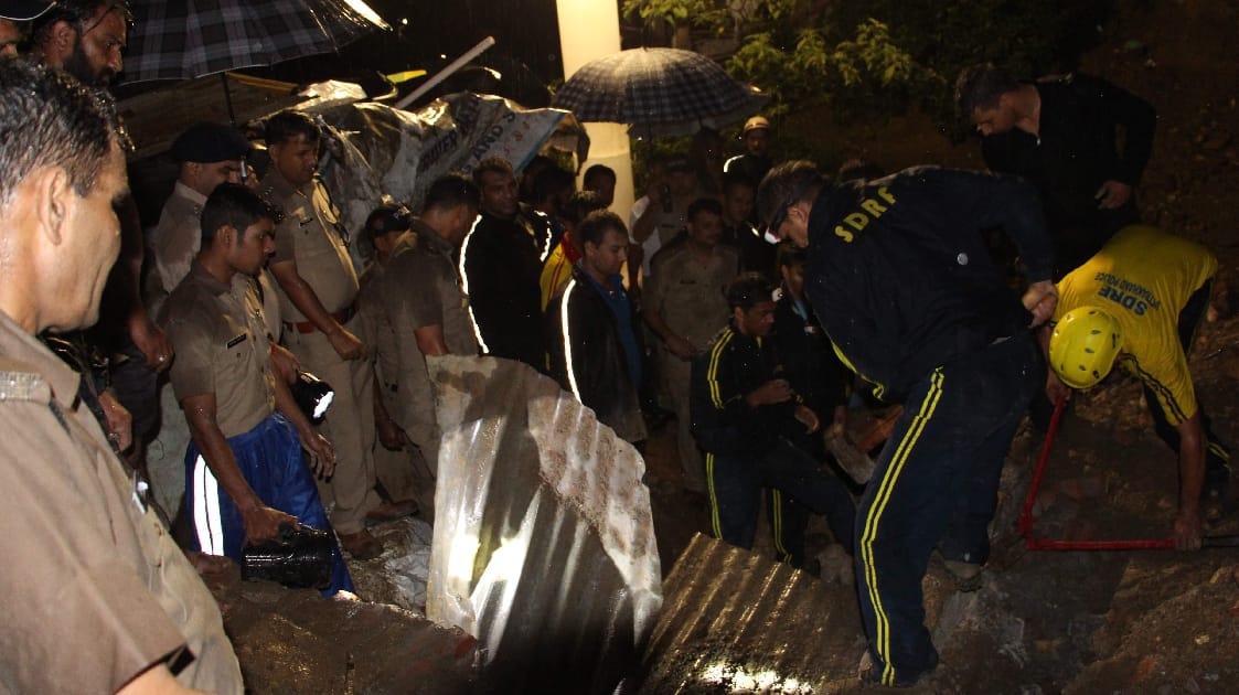 peoples face trouble in continuous rain in uttarakhand