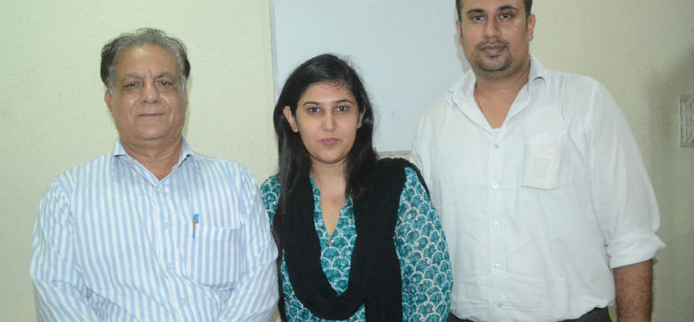 kaumudi sharma got seventh rank in upsc ies exam studied during metro journey 