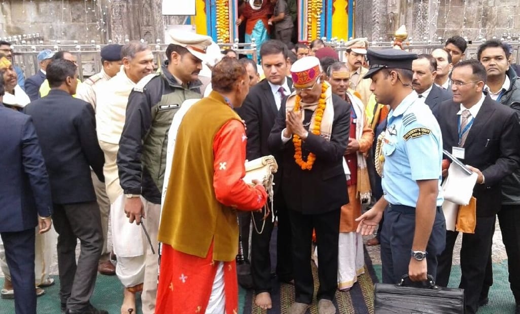 kedarnath pujari demand special dakshina from president ram nath kovind
