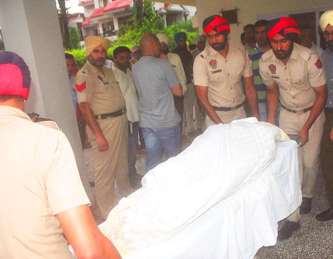 punjab senior journalist kj singh, mother murder may be contract killing