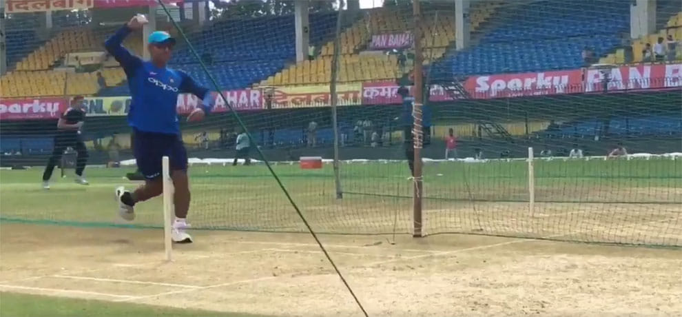 ms dhoni hoggs limelight in nets session before first odi against sri lanka