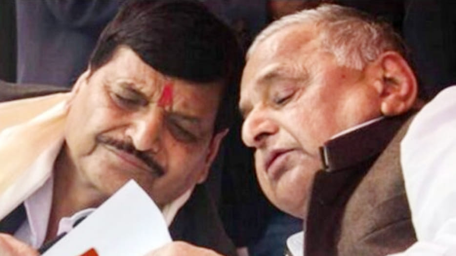 mulayam and shivpal supporters layoff 