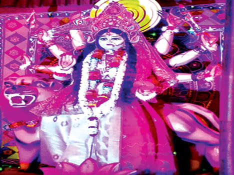Pundal, dancing to the Goddess of the Goddess, exhibited by Mother Kushmanda