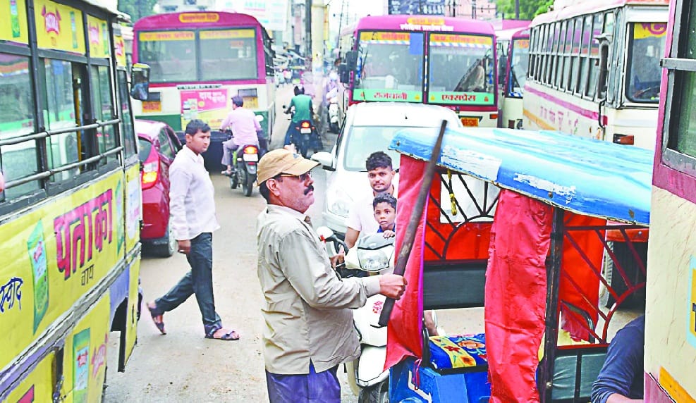 traffic programme delain during rain