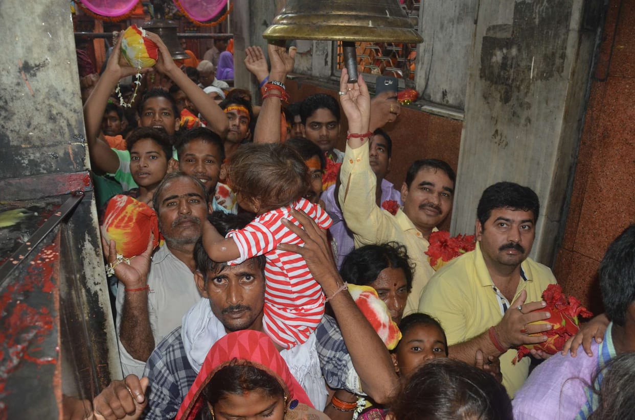 Two lakh devotees did the philosophy