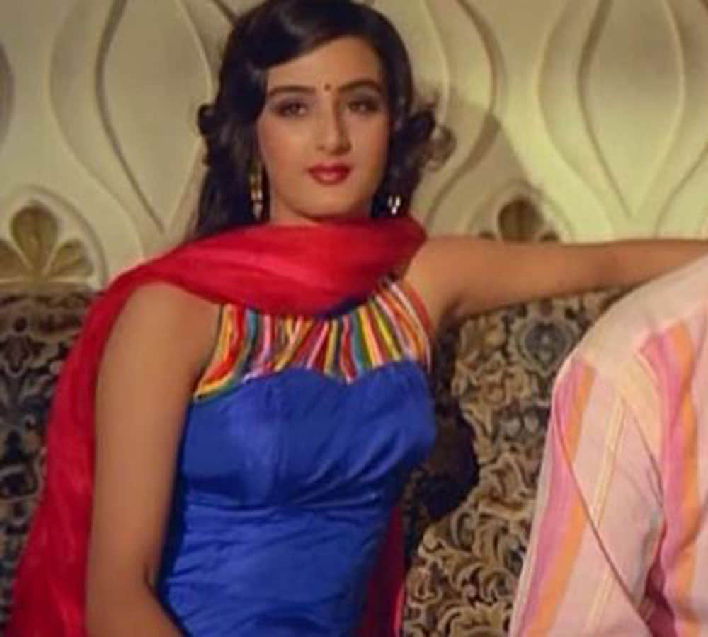 Farah Naaz wishes Tabu on her birthday shared childhood picture