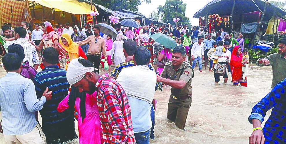 Floods in Siddhpith, 50 Shops and Parking Shed, pilgrimage