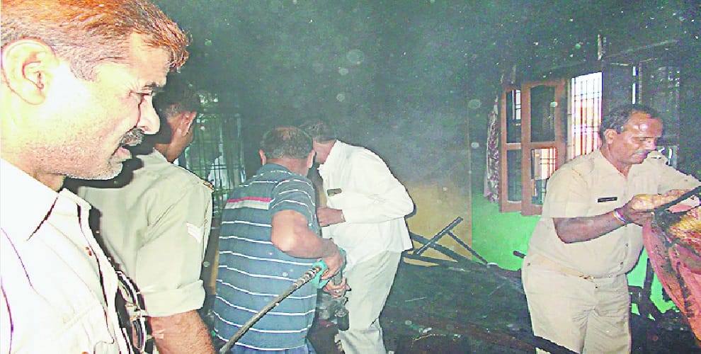 The former soldier set fire to their own house, scramble with police