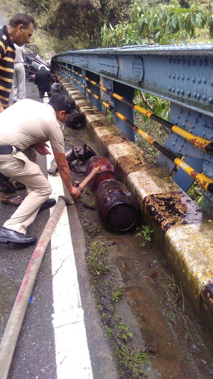 Reason of blast in lpg gas cylinder in nainital