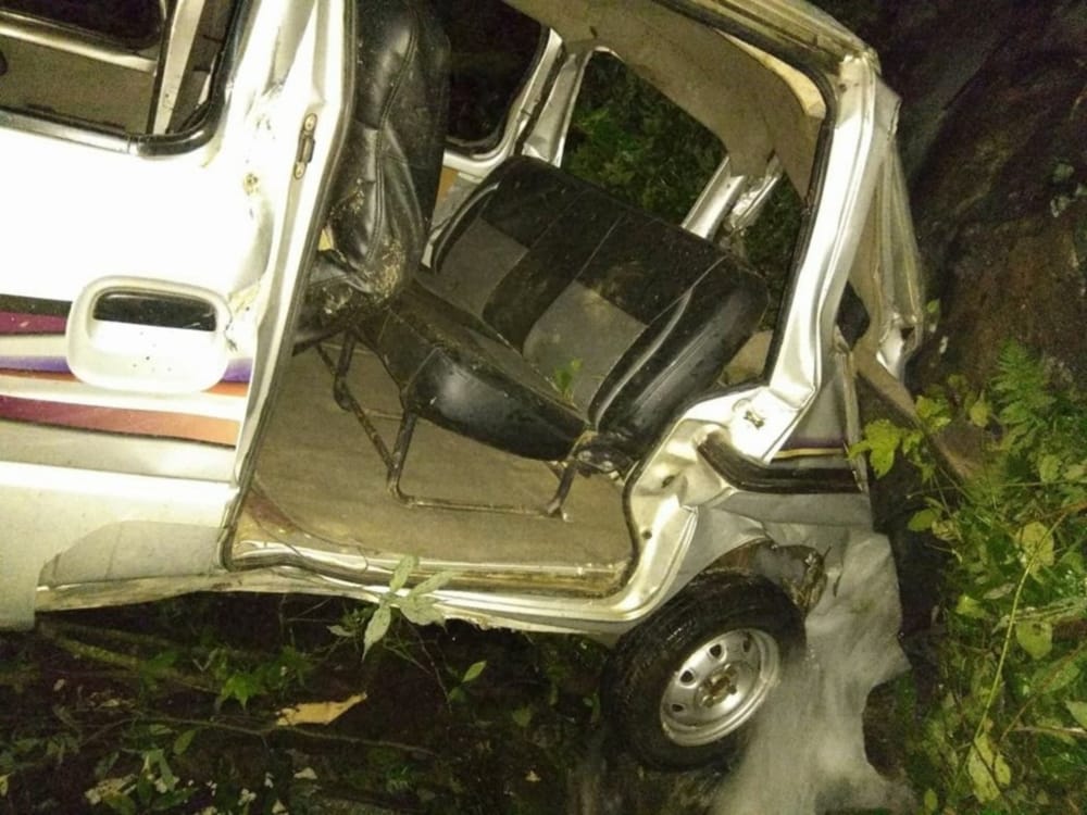 Photos of dead bodies rescue after car accident in nainital