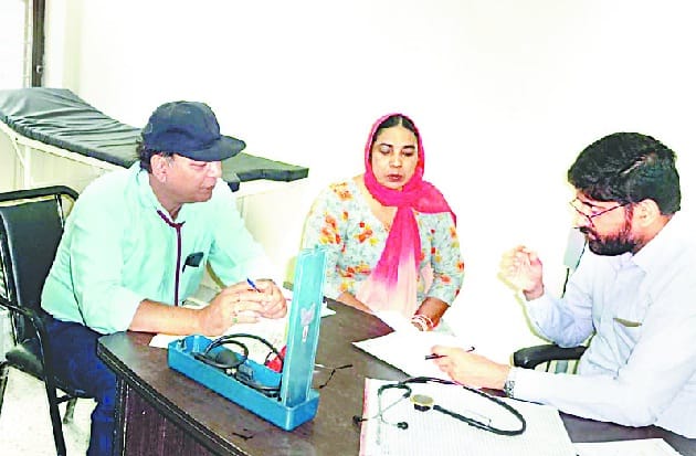 DM Dr.Ahmad Iqbal cheacked on the patients