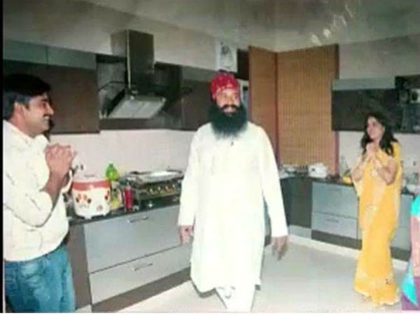 ram rahim honeypreet unseen photos, international alert for honeypreet