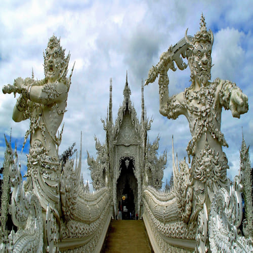 navratri 2017 wat rong khun or white temple of thailand theme based pandal at deshapriya park 