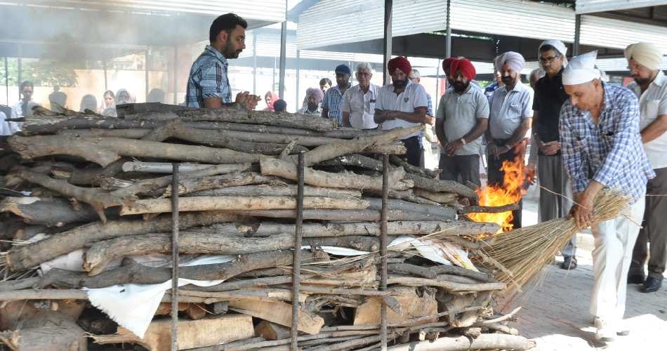 mohali senior jounalist kj singh, mother funeral