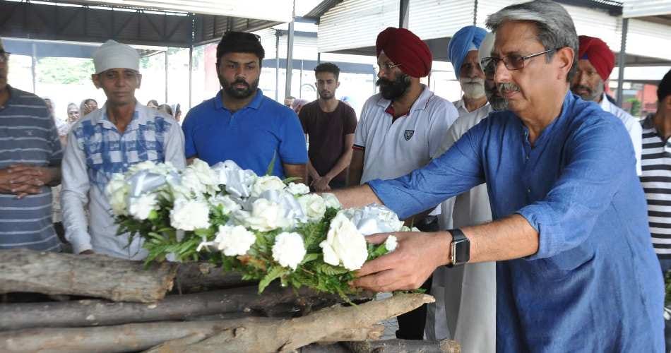 mohali senior jounalist kj singh, mother funeral