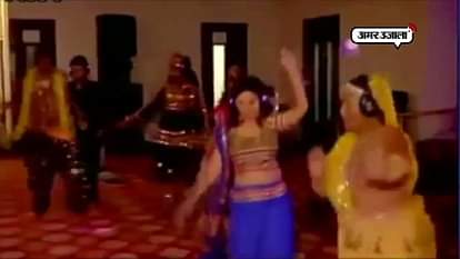  'Silent Garba' In Mumbai Pandal, Wear Headphones To Curb Noise Pollution.