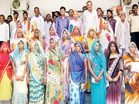Demand for non-confidence motion against Block Chief