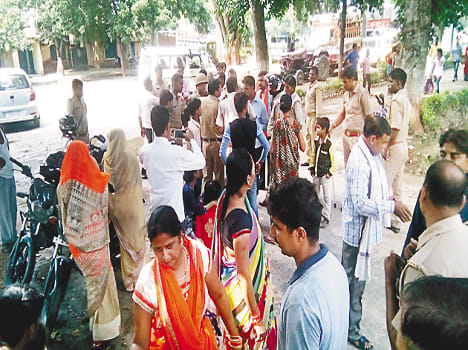 To sell salesman to protest against Chhattakasi