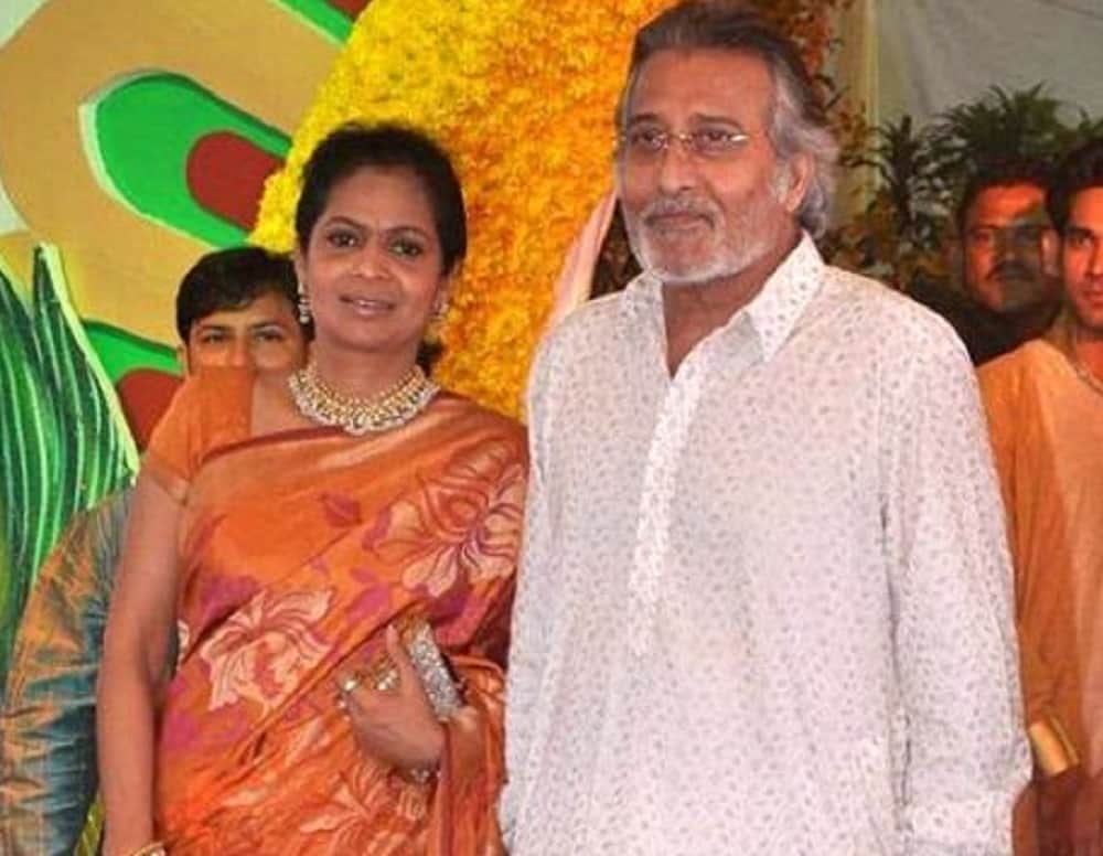 vinod khanna wife kavita khannna facebook post for elections tells she trusts pm narendra modi