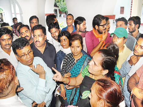 Hindu Service Committee arrested in Shati Bhang