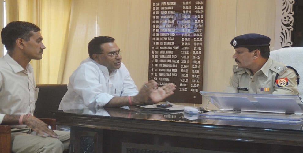 Jail locked Munna Bajrangi gave the threat to the former MLA, extortion