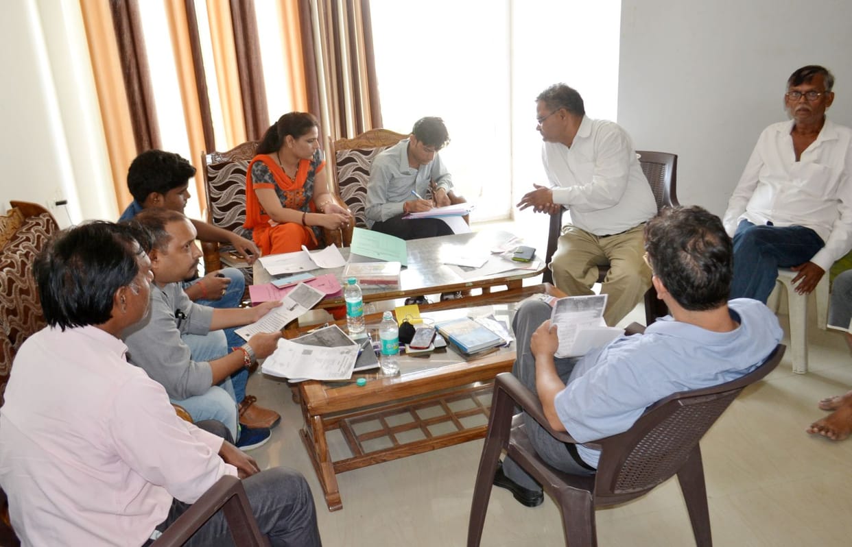 आयकर विभाग ने मथुरा में ऑयल मिल कारोबारी के मारा  छापा