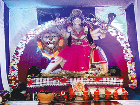 Ambe thou jagadbe kali, jai durghe kapparwali ...