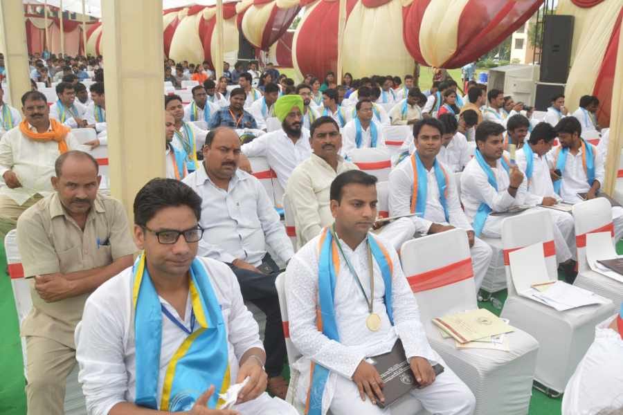 gold medalist student suicide mourns everyone in mathura veterinary university 