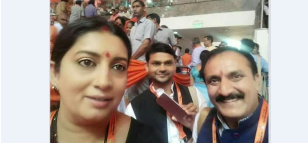 bjp leaders compared with ram rahim and honeypreet on social media