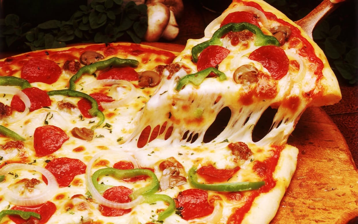 management student can not eat pizza