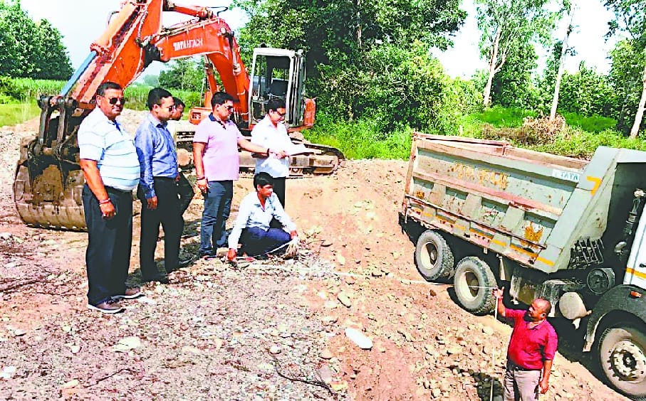 Mansa and M / s Dhillon caught illegal mining in Stone Crushers