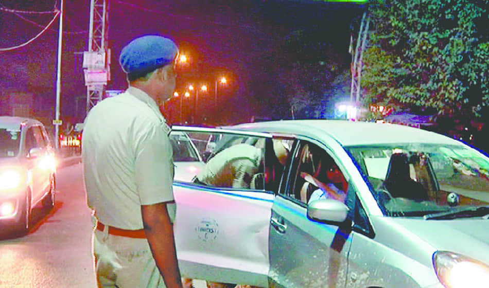 Police looking for Honeypreet in Delhi-Gururgram border